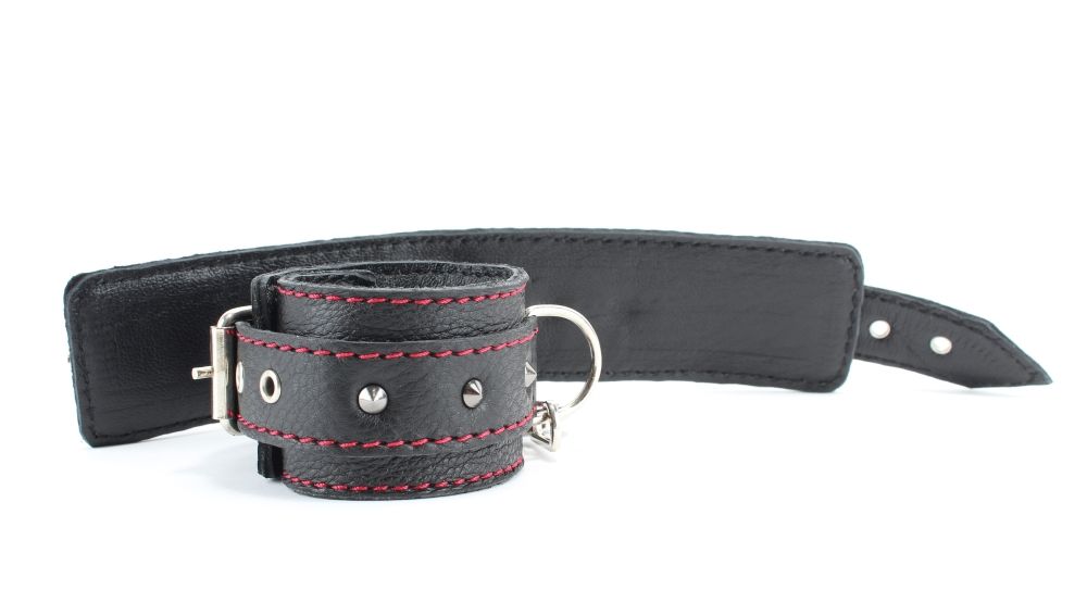 Черные наручники из натуральной кожи с контрастной строчкой 3