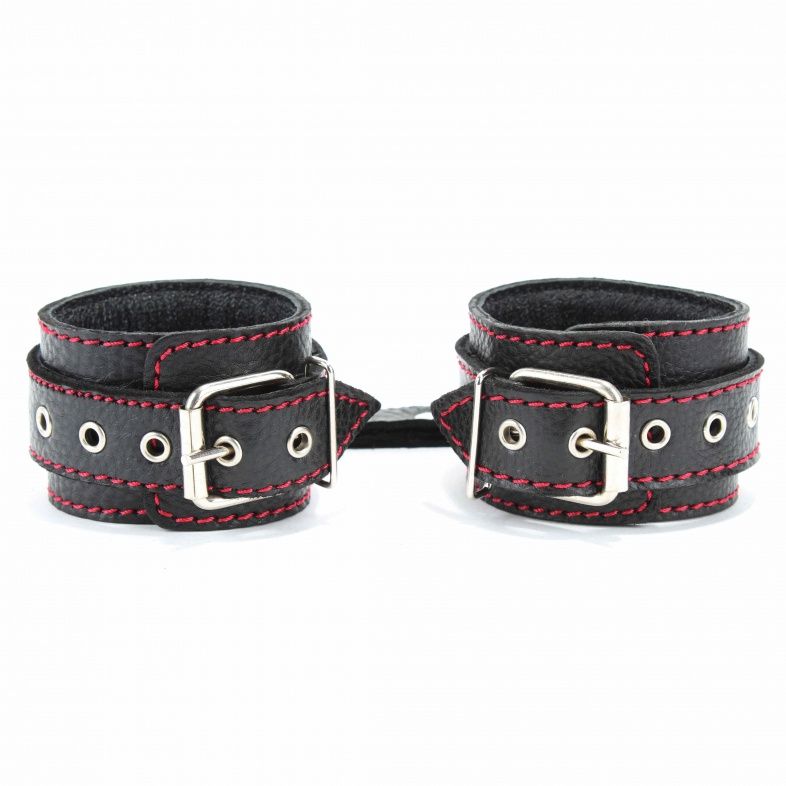 Черные наручники из натуральной кожи с контрастной строчкой 5