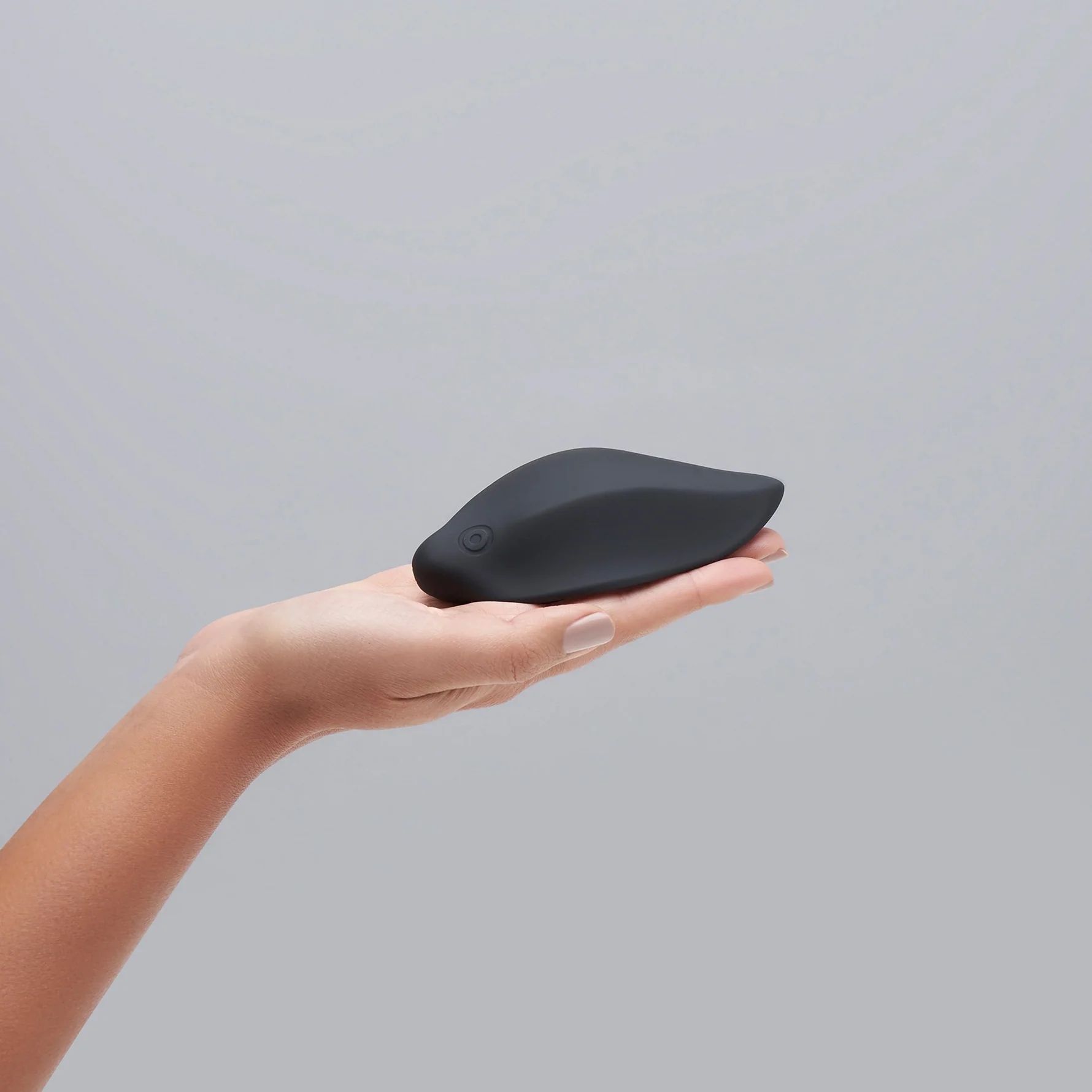 Черная вибровкладка в трусики LOV’Touch 4