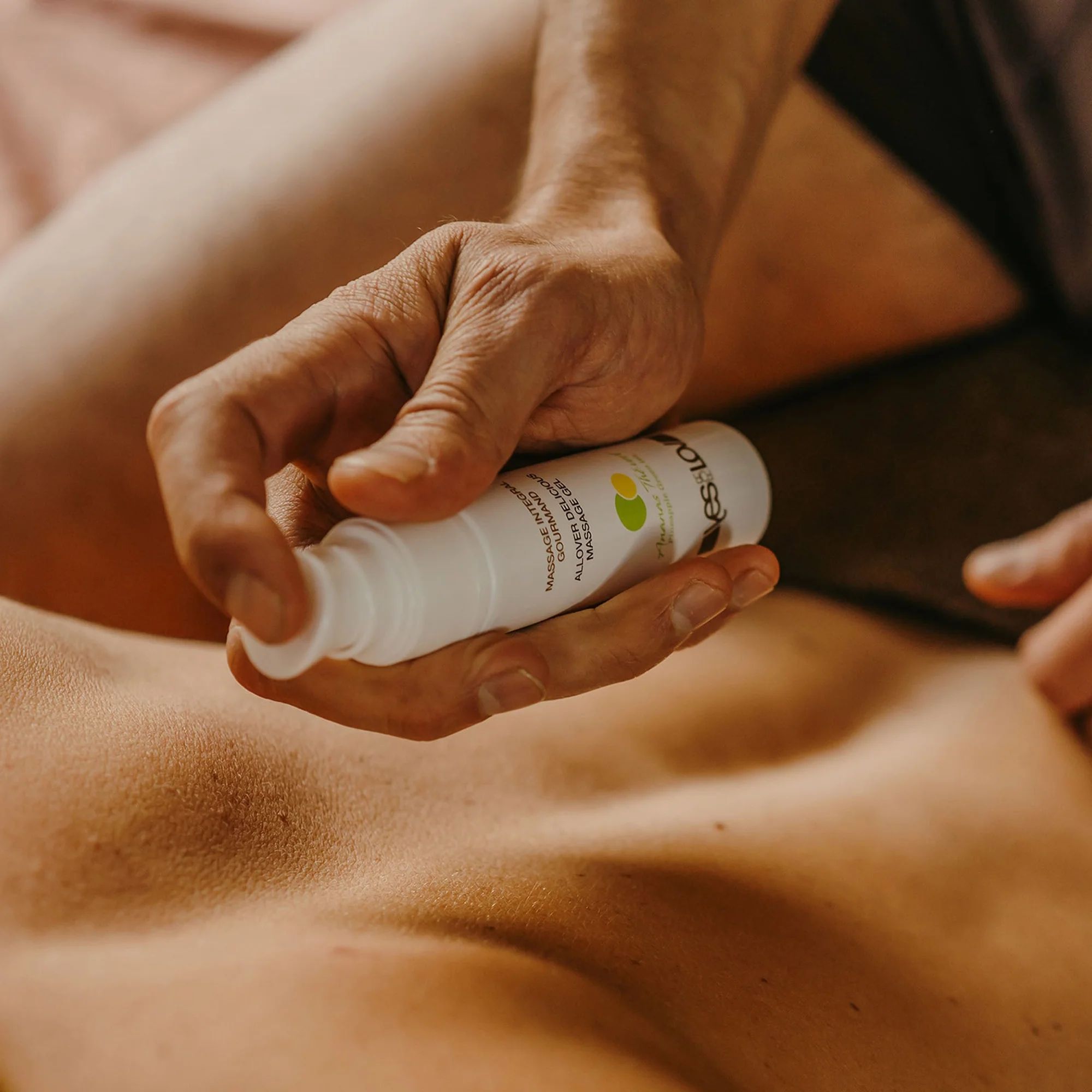 Универсальный массажный гель 3-в-1 Allover Delicious Massage Gel с ароматом ананаса и зеленого чая - 50 мл. 5