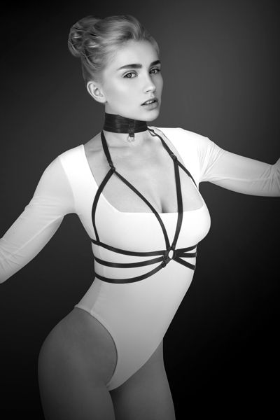 Черная упряжь на грудь Julia 1