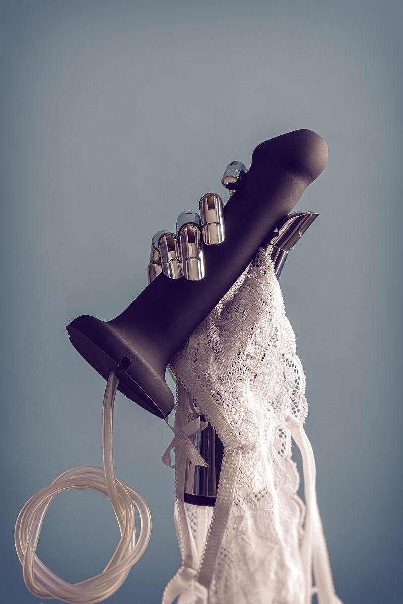 Черный фаллос с имитацией эякуляции Silicon Cum Dildo L - 19,6 см. 15