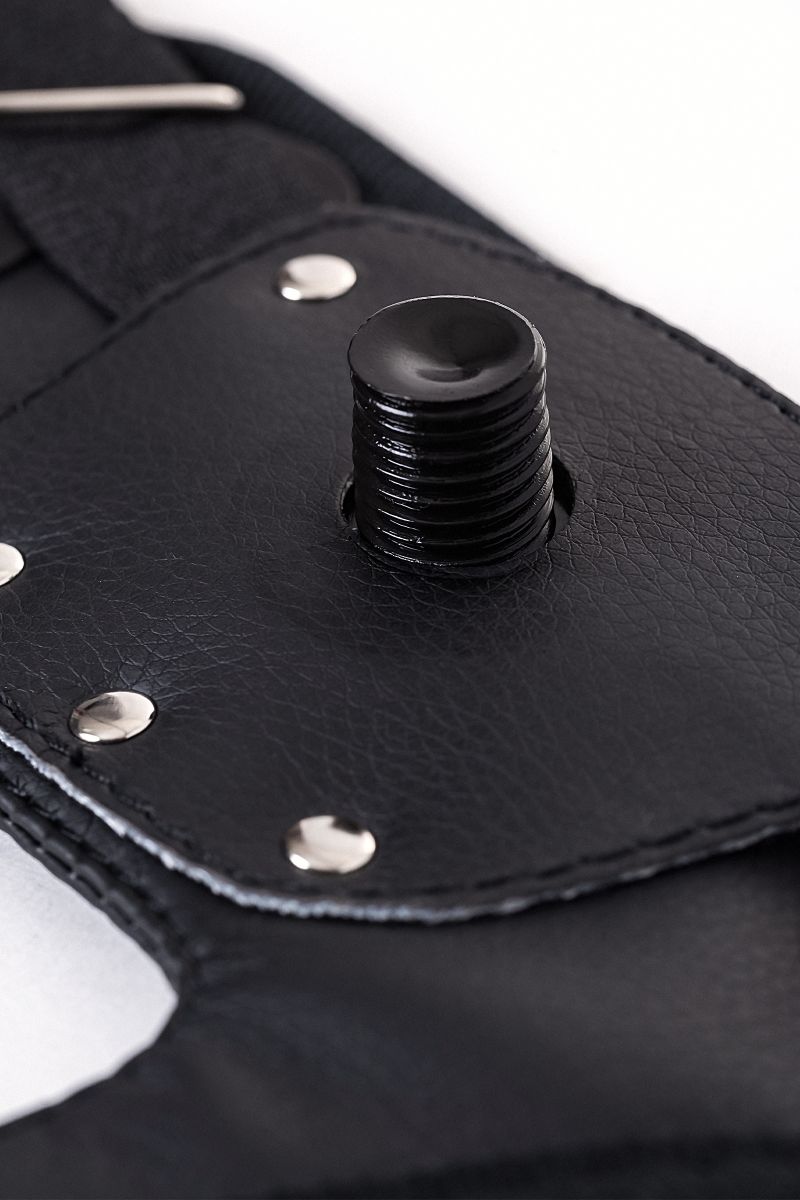 Телесный страпон на трусиках Realstick Jax - 17,9 см. 16