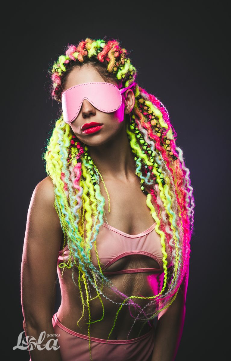 Розовая маска Shy 3