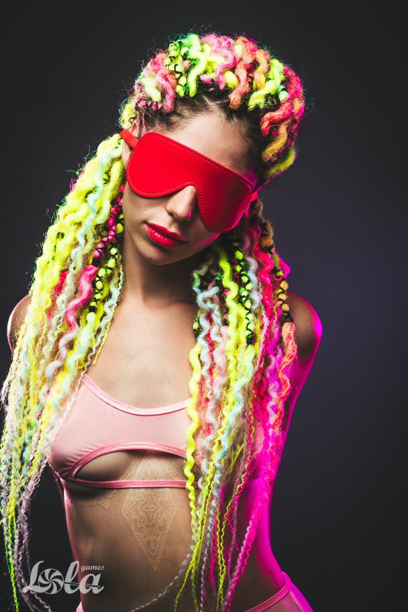 Красная маска Shy 4