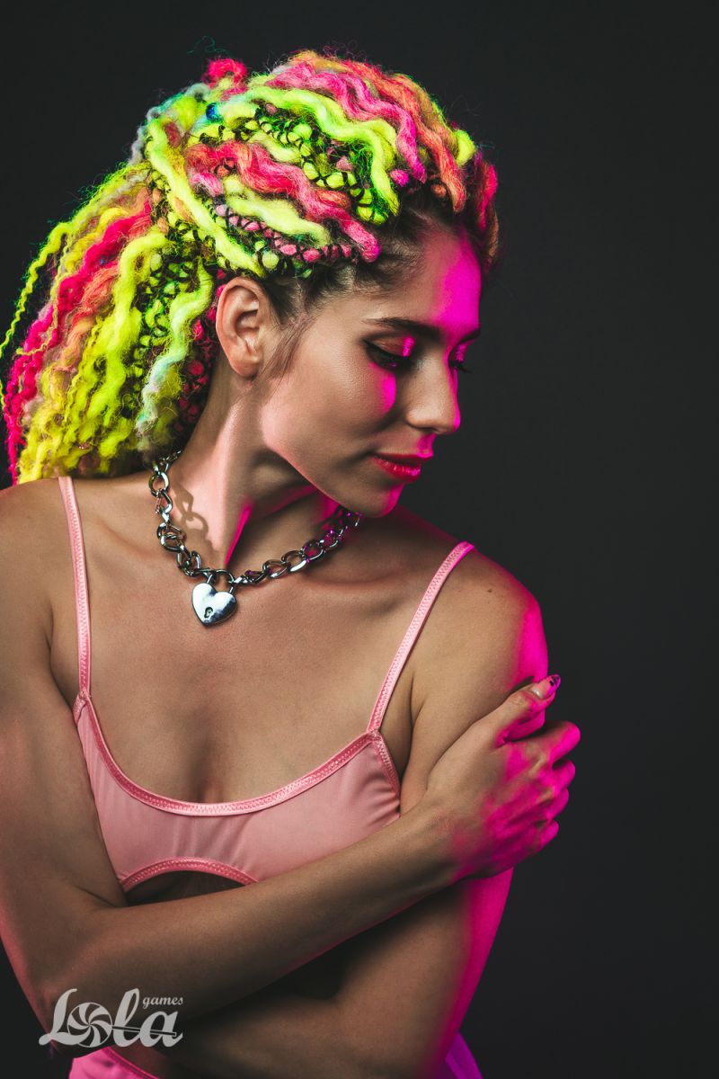 Серебристый ошейник Embrace с ключиком 3