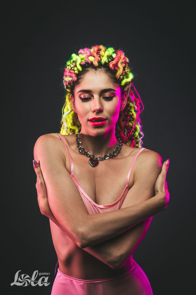 Серебристый ошейник Embrace с ключиком 4