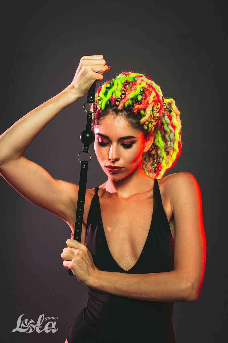 Черный гладкий кляп-шарик Crave 3