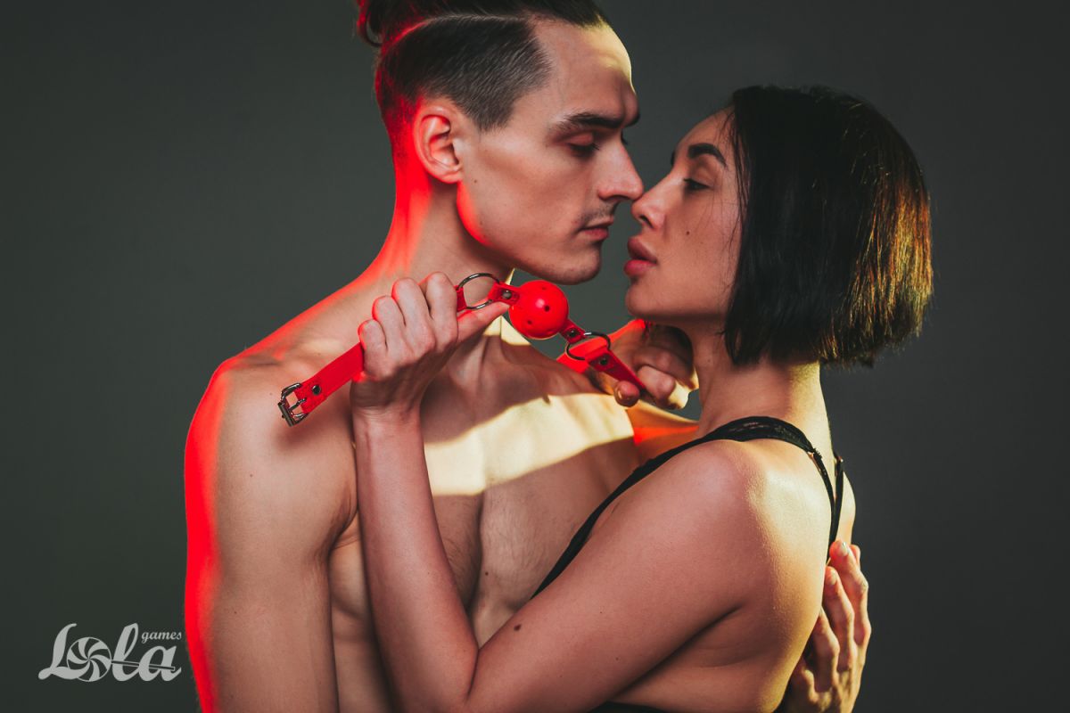 Красный кляп-шарик Firecracker 5