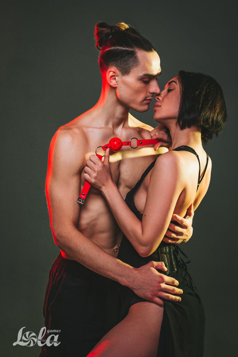 Красный кляп-шарик Firecracker 6