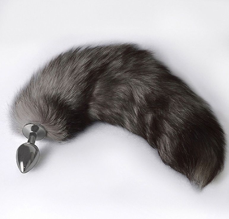 Серебристая коническая анальная пробка с пушистым хвостиком 1