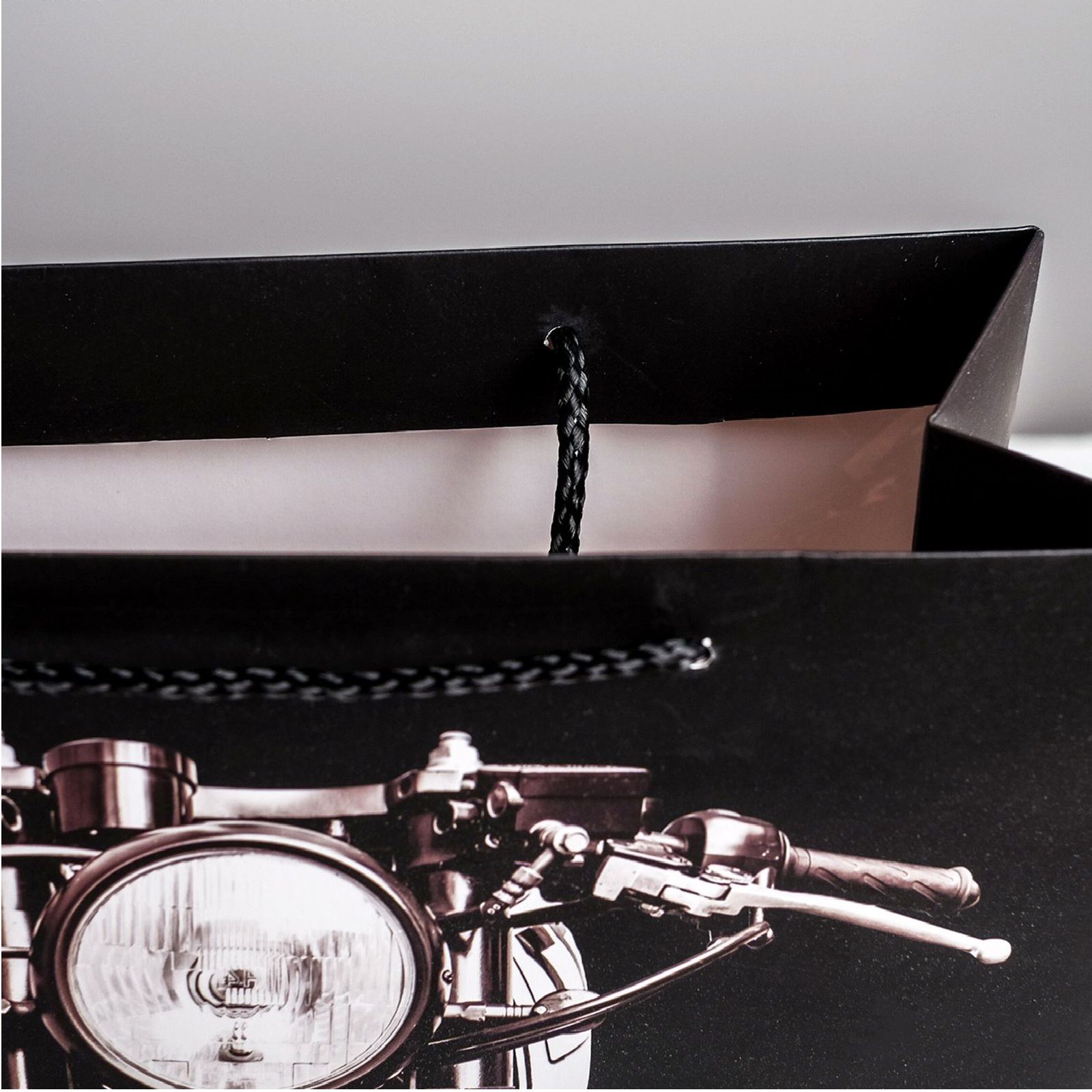 Подарочный пакет "Лучшему во всем мужчине" - 30 х 26 см. 4