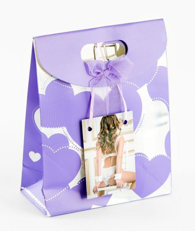 Белые кожаные наручники с нежным мехом 5