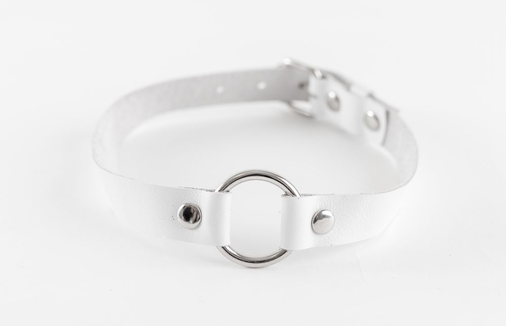 Белый чокер из натуральной кожи 2