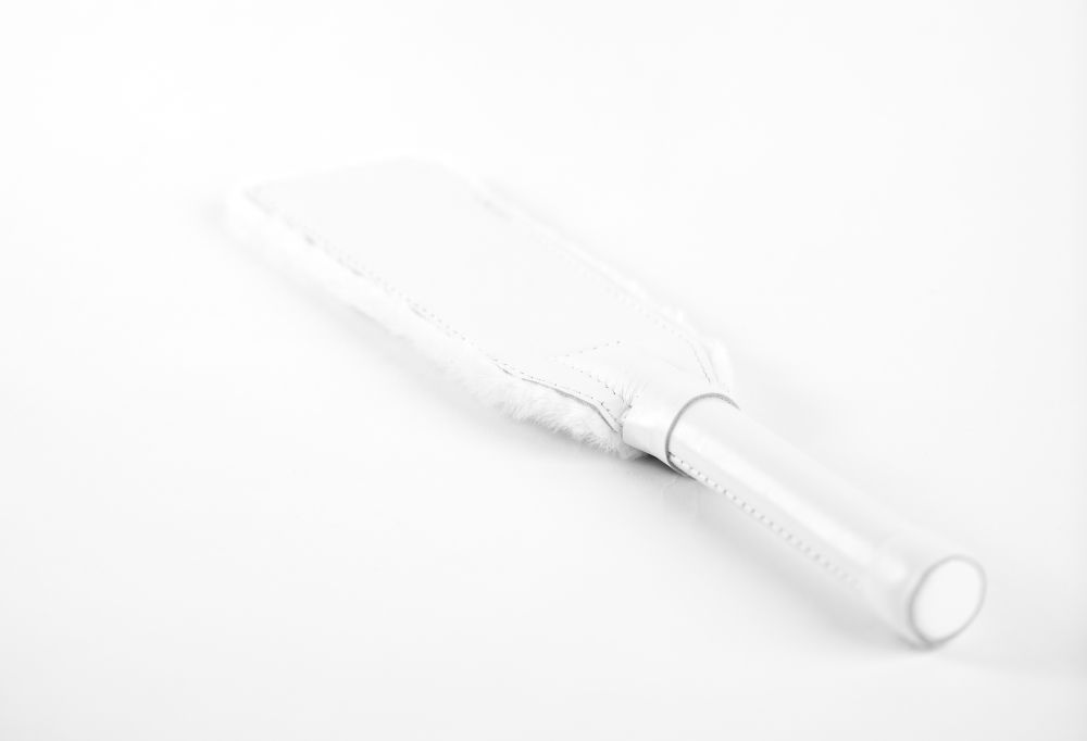 Белая двустороння шлепалка из натуральной кожи и меха - 35 см. 3