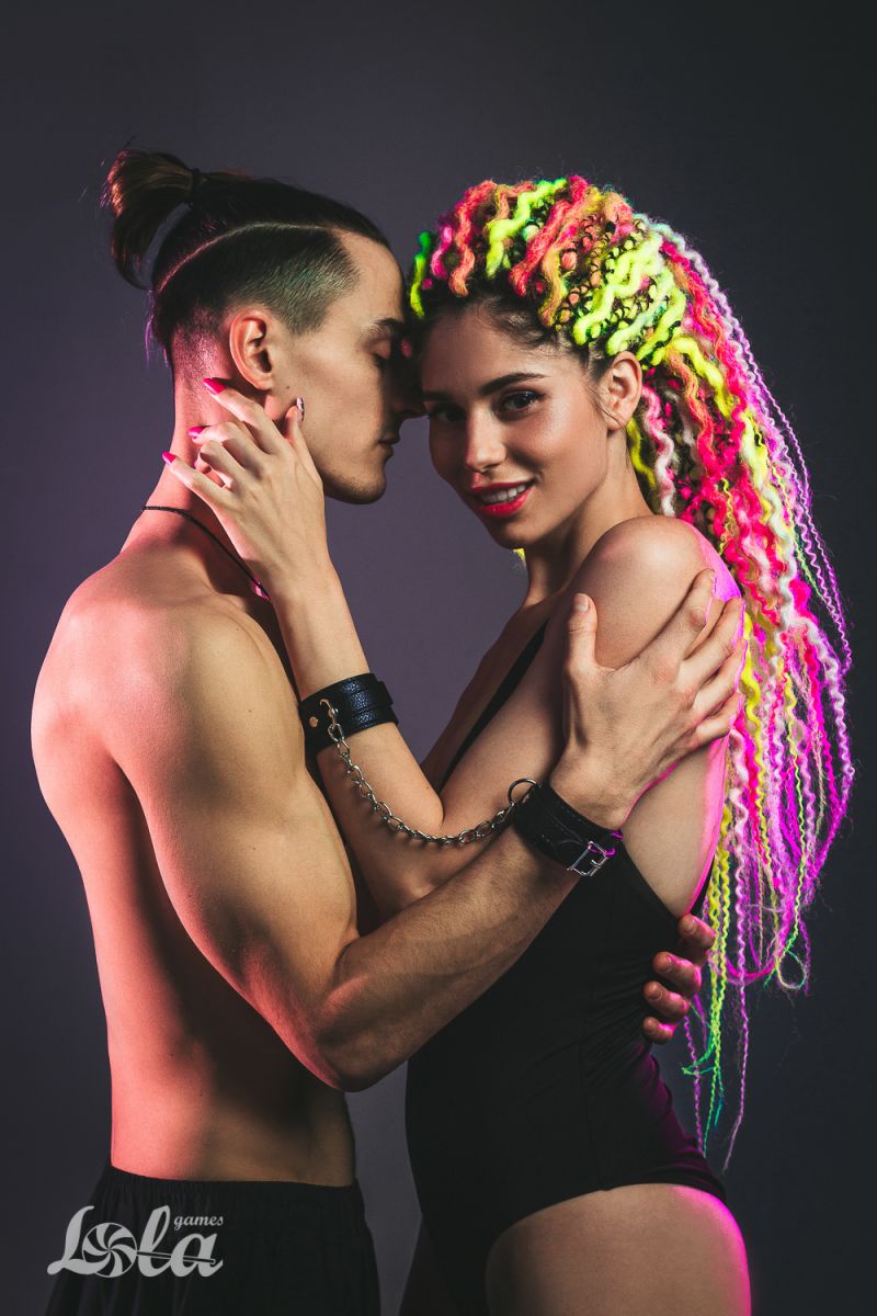 Черные наручники Liberate 8