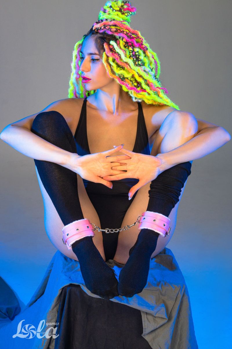 Розовые поножи Eternity 7