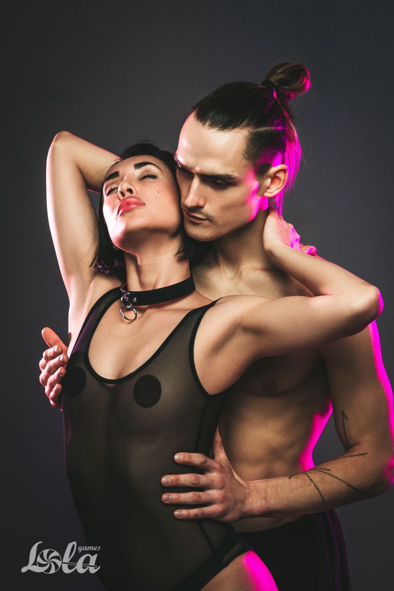 Черно-красный ошейник Cabaret 10