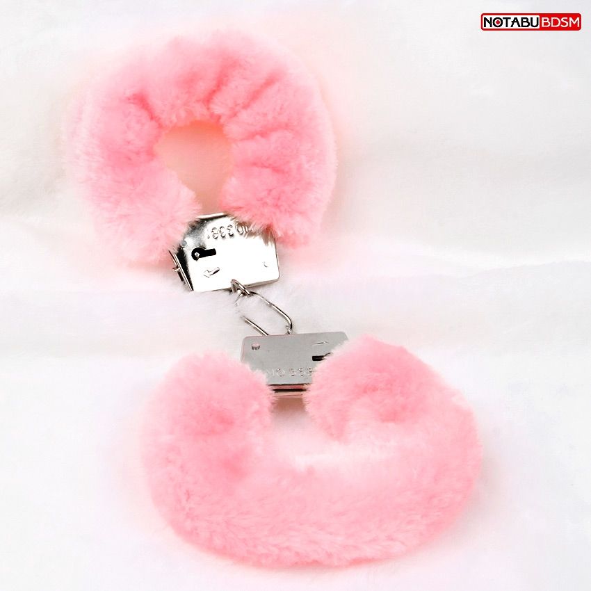 Металлические наручники с мягкой нежно-розовой опушкой 2