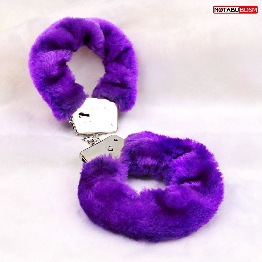 Металлические наручники с мягкой фиолетовой опушкой 2