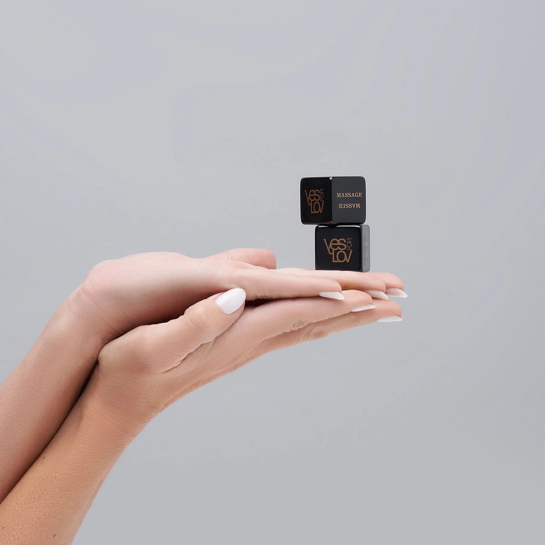 Черные игровые кубики для пар Naugty Dice 4