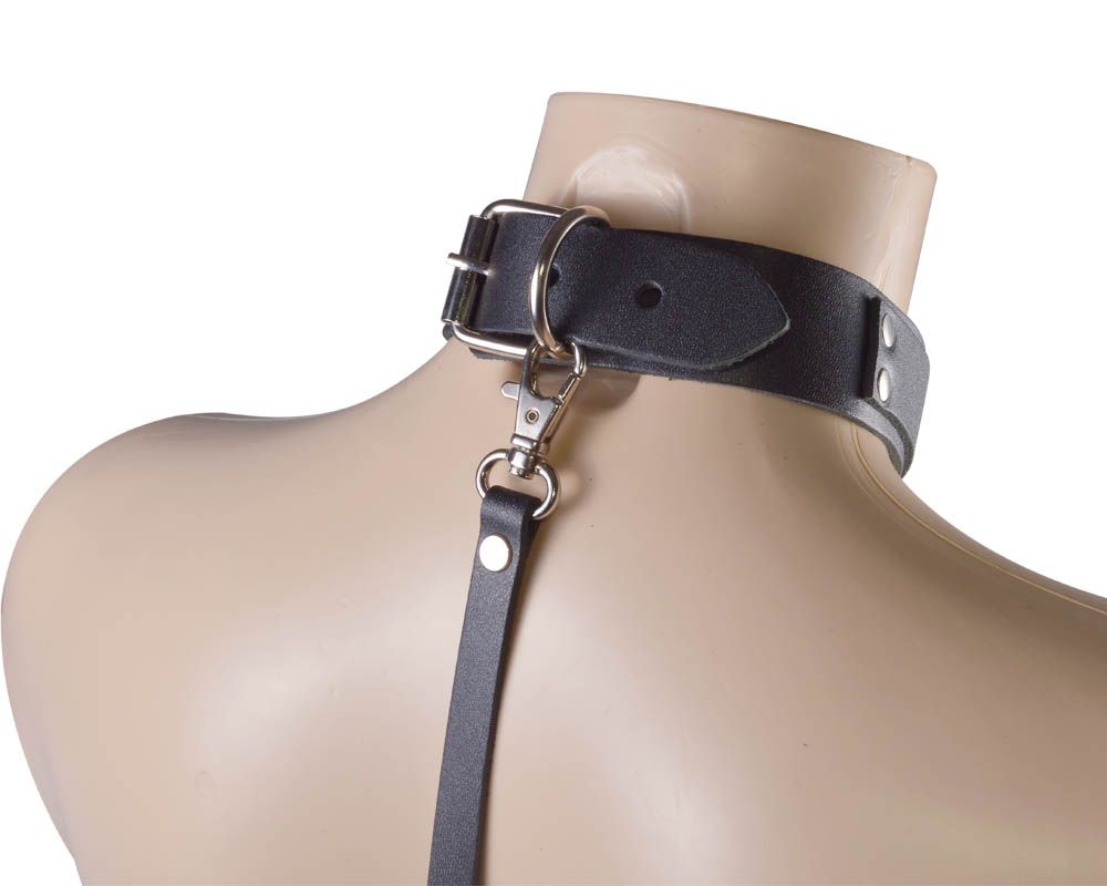 Черный ошейник с металлическими зажимами на соски и поводком 2