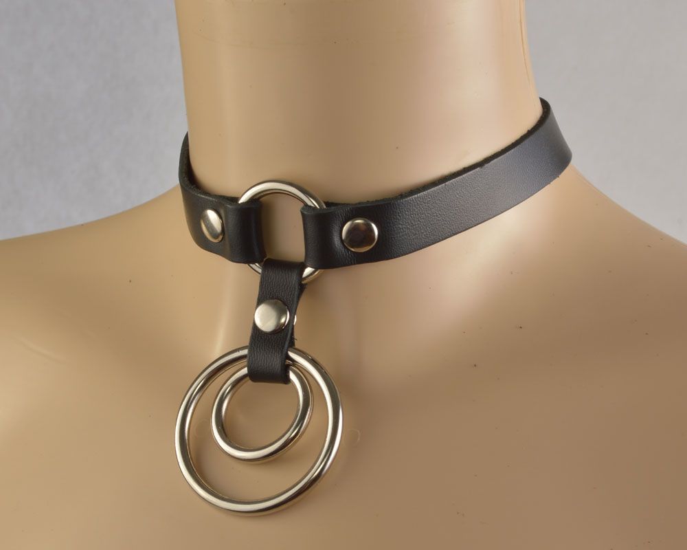 Черный чокер "Соло" с двумя кольцами 1