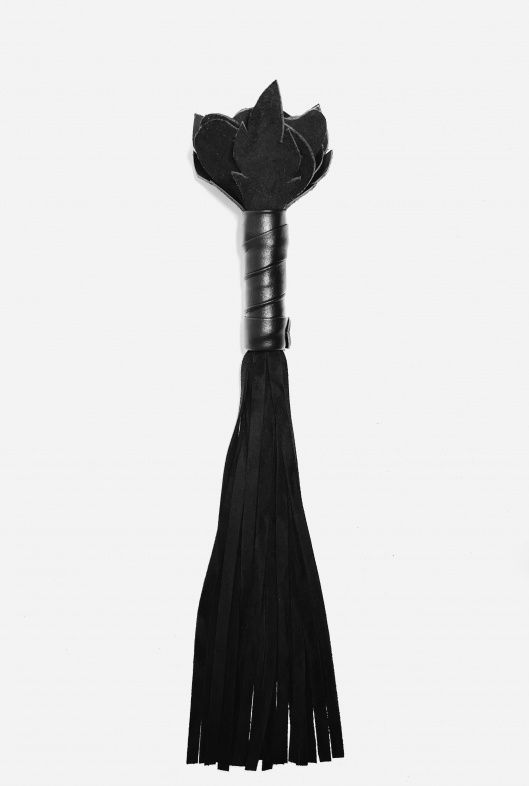 Черная замшевая плеть с розой в рукояти - 40 см. 3