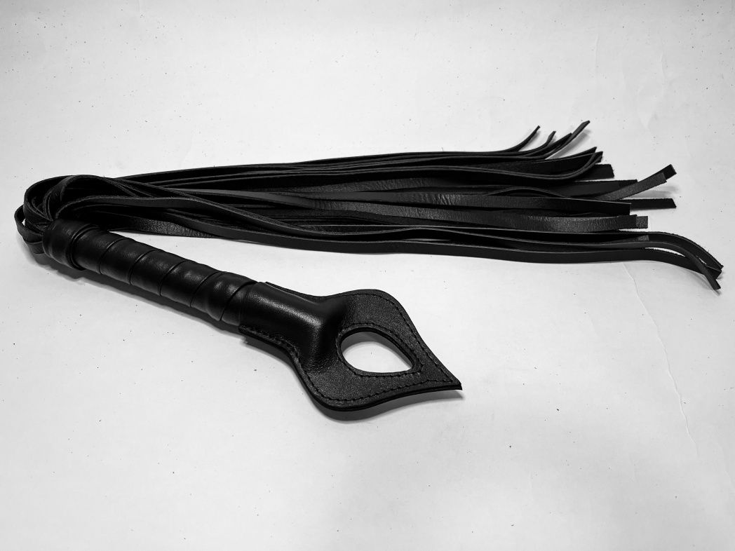 Черная кожаная плеть "Пиковая Дама" - 60 см. 3