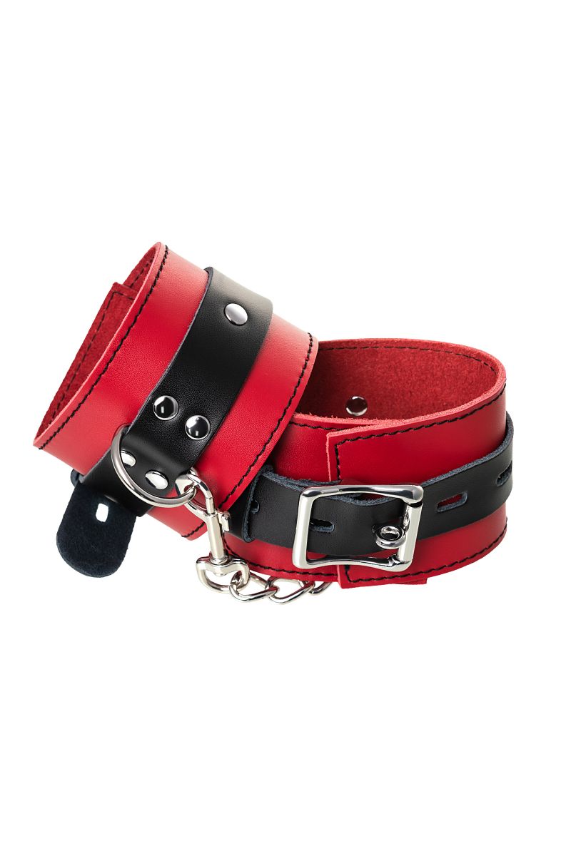 Красно-черные оковы на ноги из кожи 4