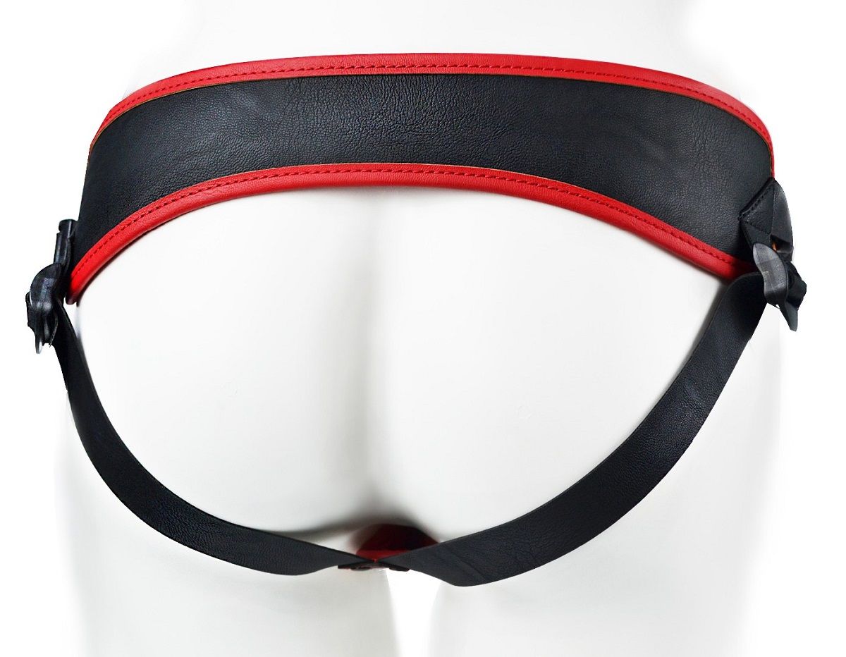 Красно-черный женский пояс с 2 способами крепления насадок и вагинальной пробкой 8