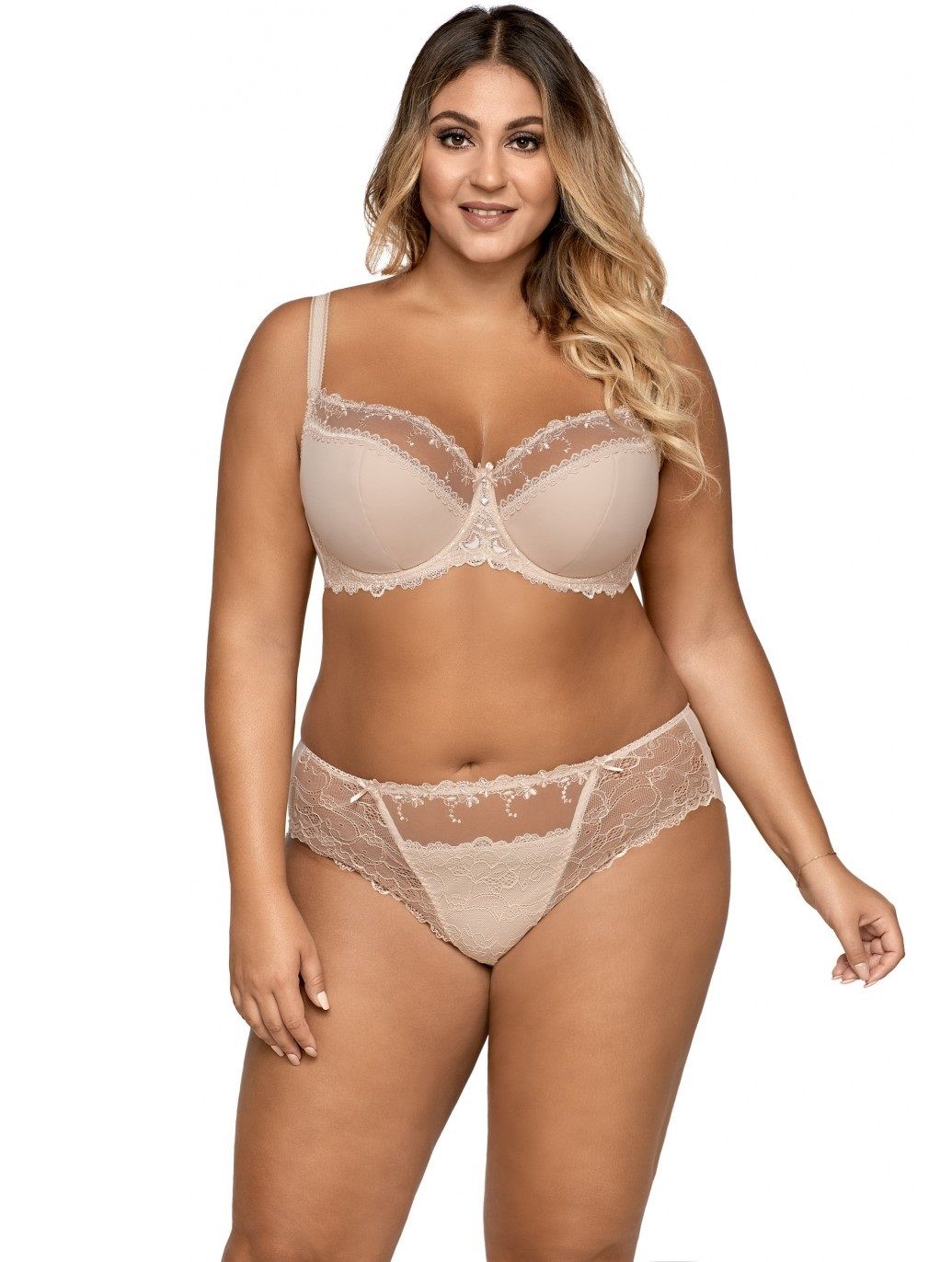 Трусы-слипы из эластичной ткани и кружева 7