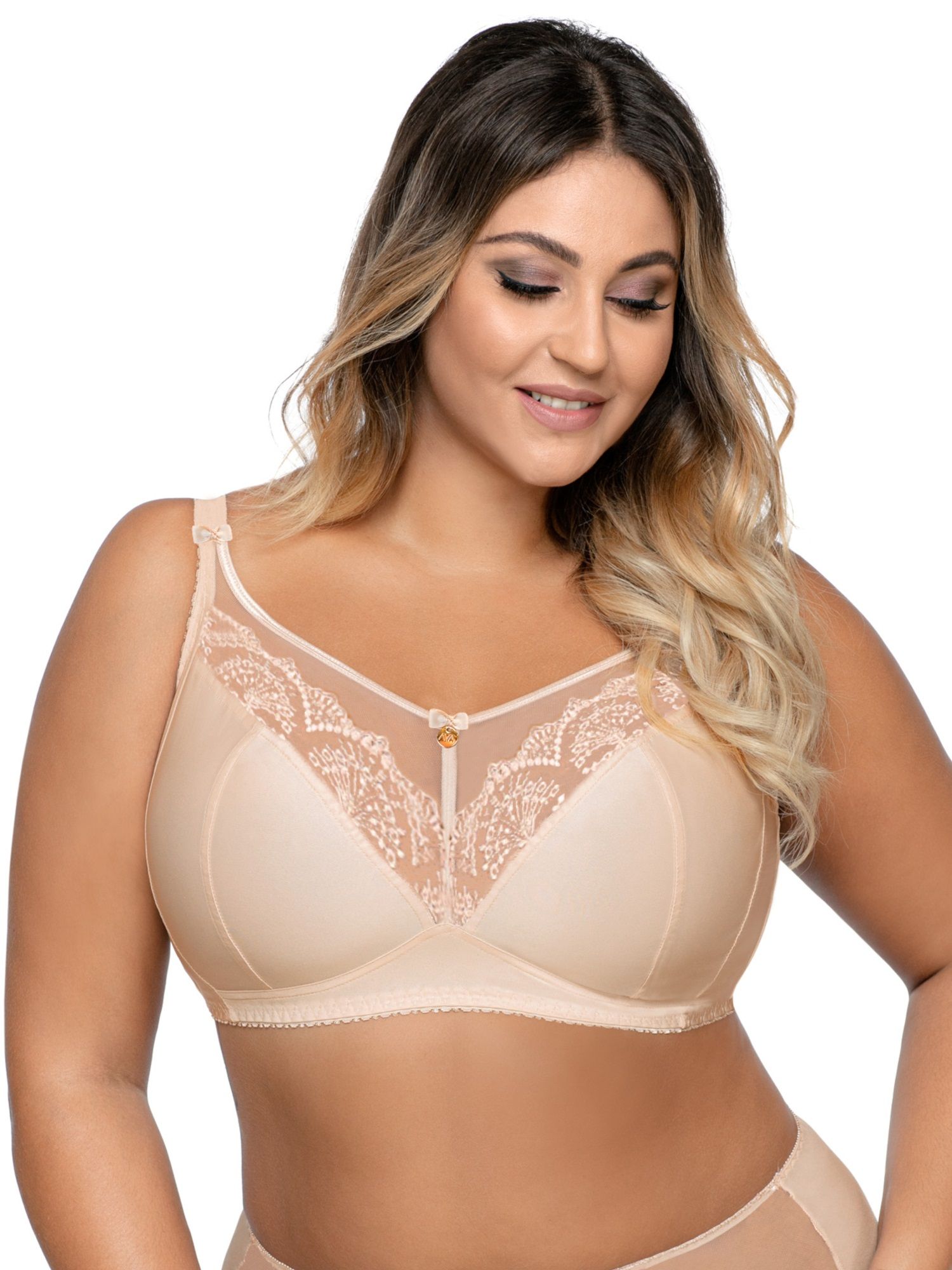 Бюстгальтер plus size с мягкими чашечками без косточек 1