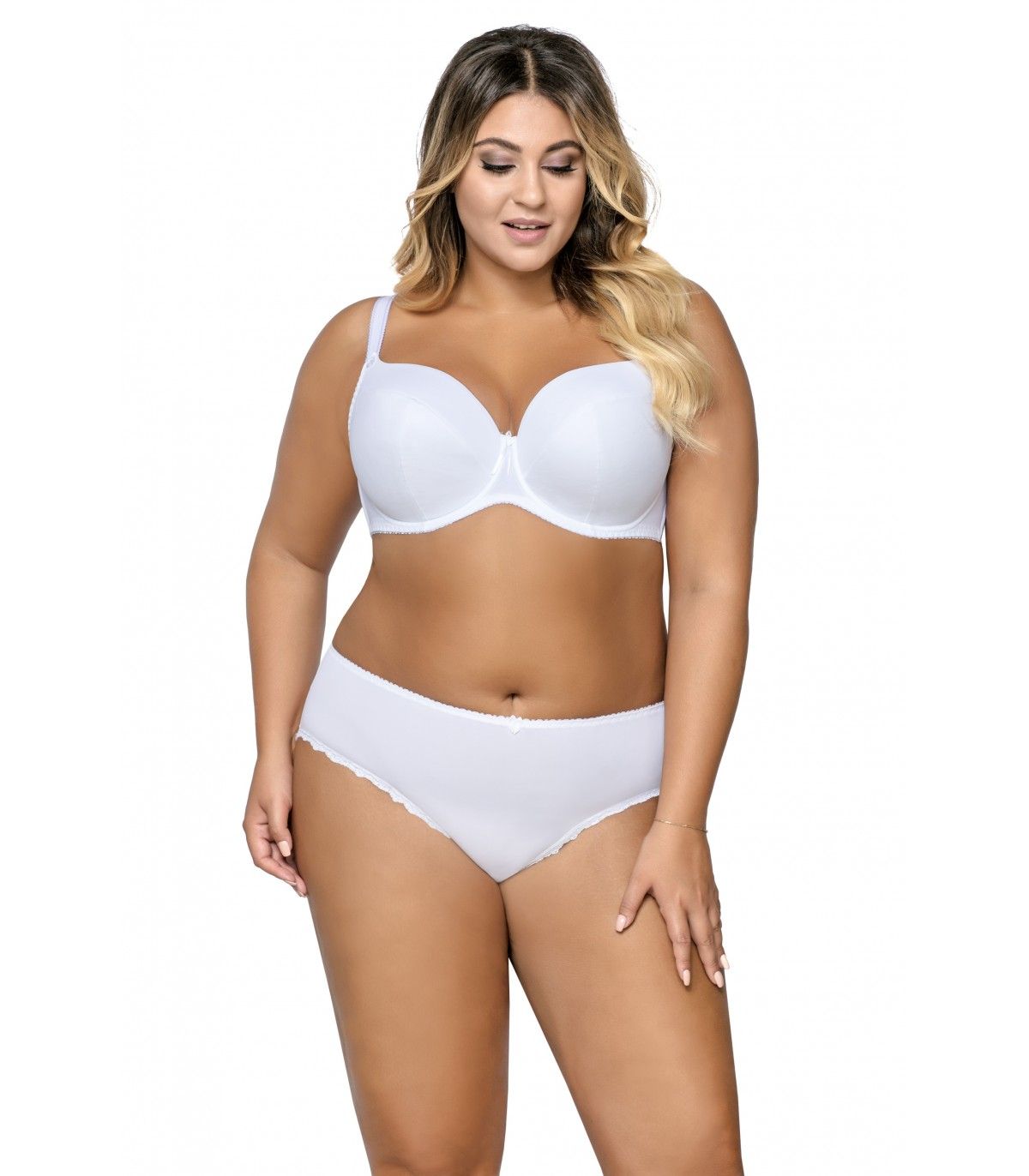 Элегантный бюстгальтер plus size с уплотненными чашками из нежной микрофибры 2