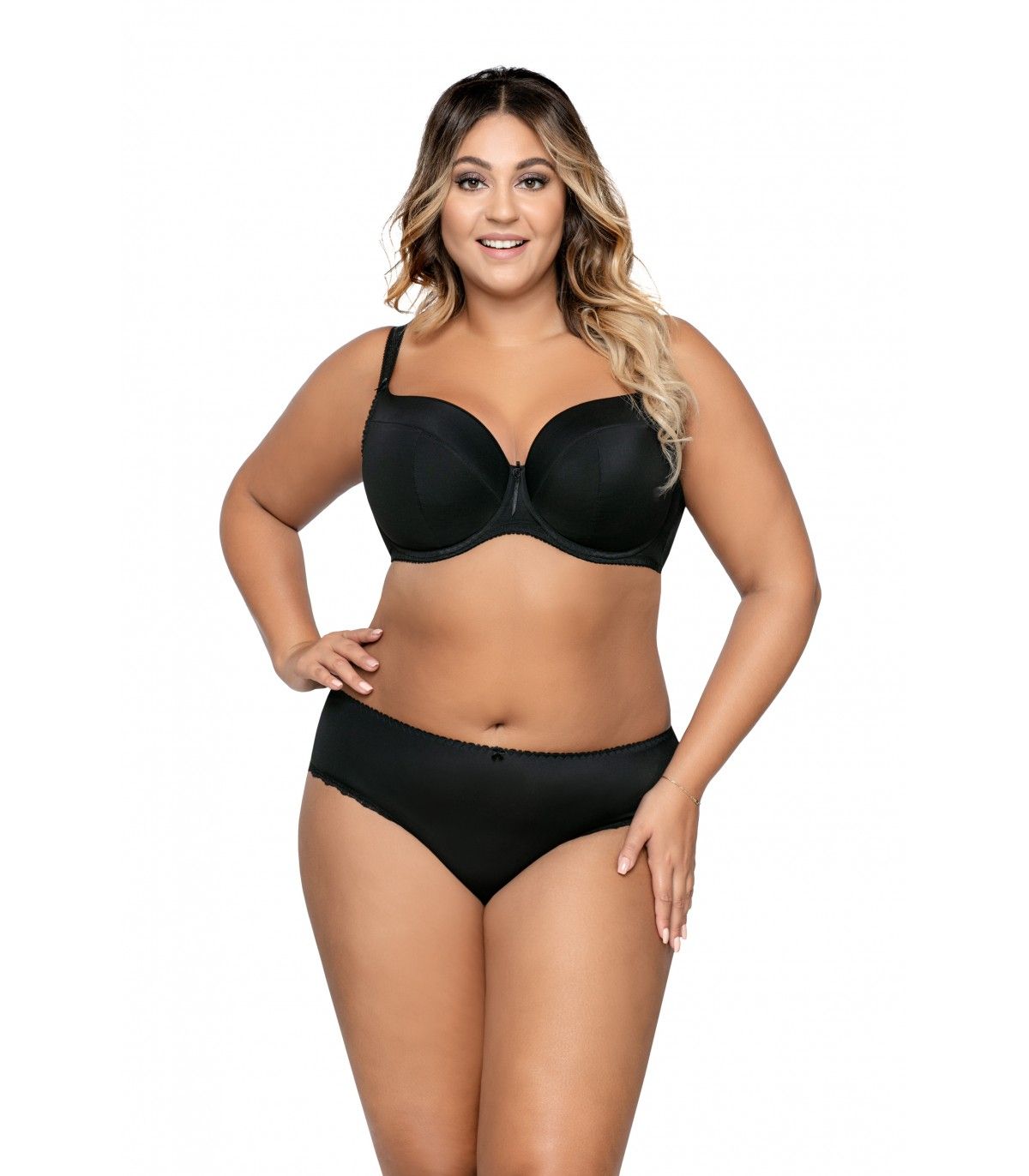 Элегантный бюстгальтер plus size с уплотненными чашками из нежной микрофибры 10