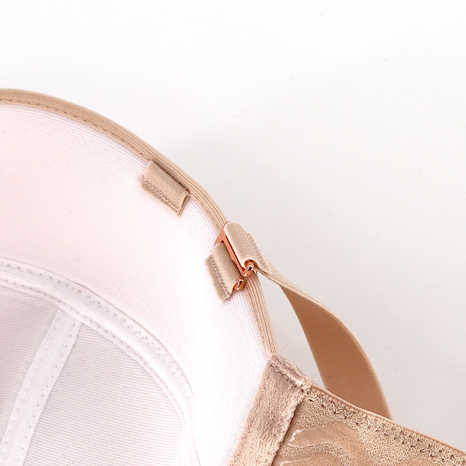 Бюстгальтер-балконет с гладкими чашками без отделки 8