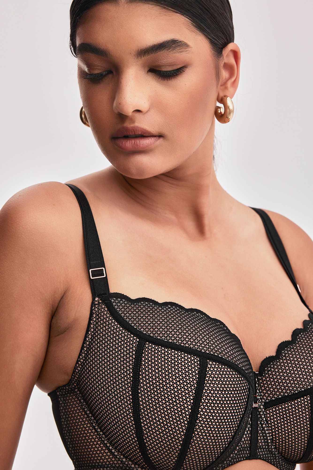 Черный бюстгальтер Chita с чашкой на поролоне 1