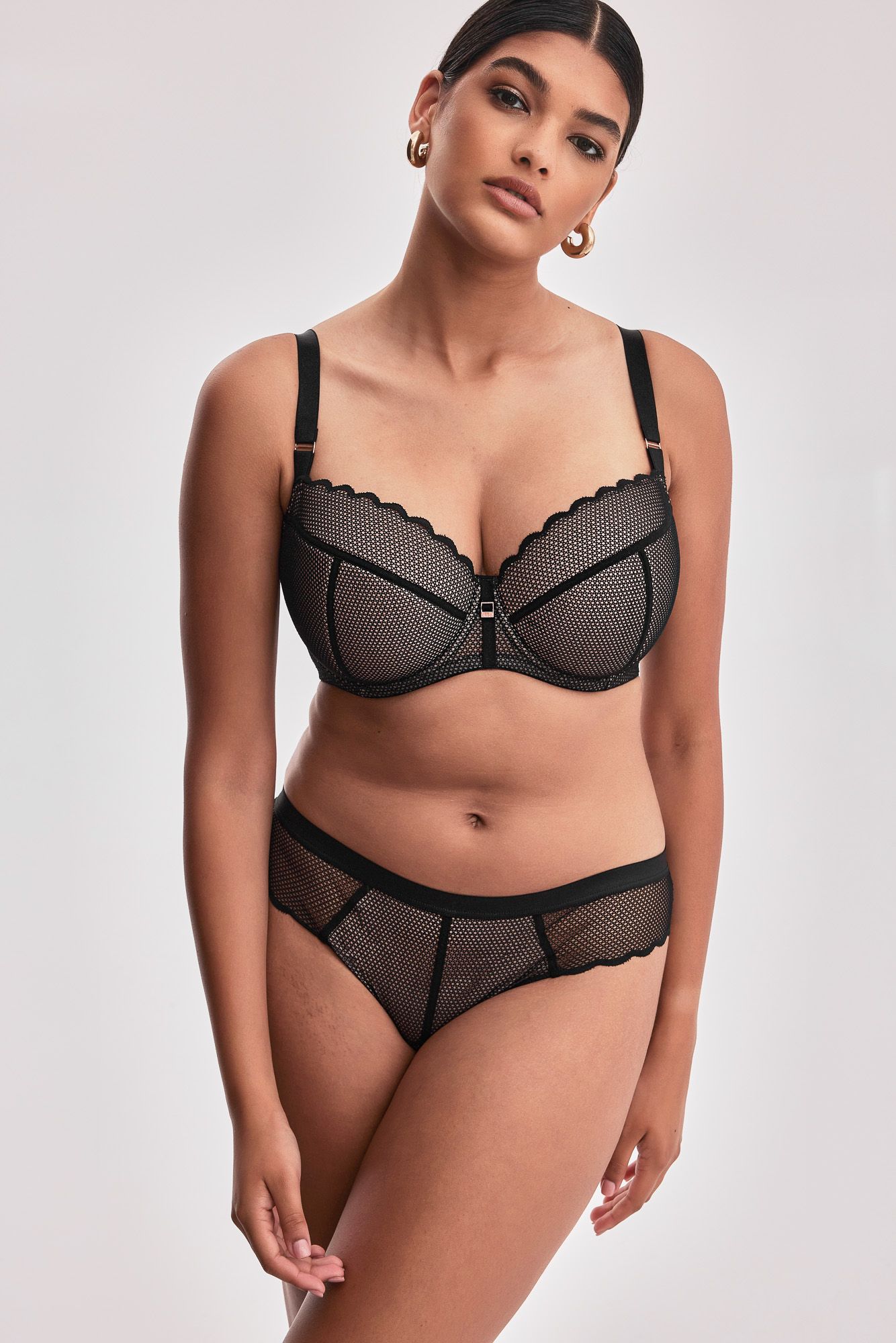 Черный бюстгальтер Chita на каркасах с чашками на тонком поролоне 2