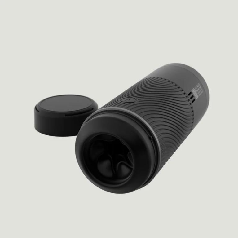 Черный мастурбатор с контролем всасывания Arcwave Pow Stroker 4