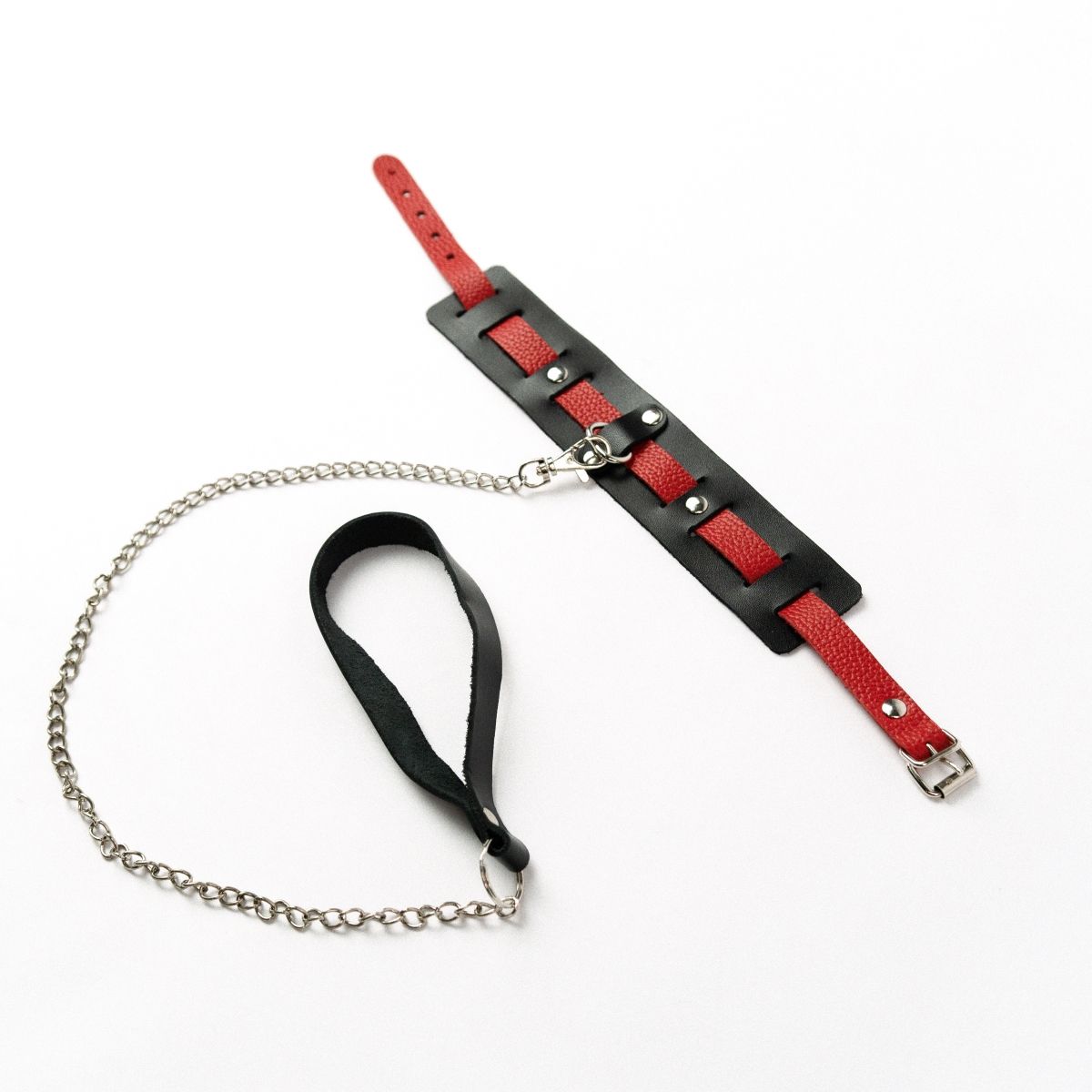 Черный ошейник с красным ремешком и поводком 1