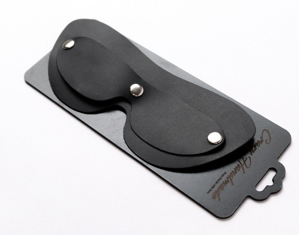 Черная кожаная маска на глаза со съемной шторкой 1