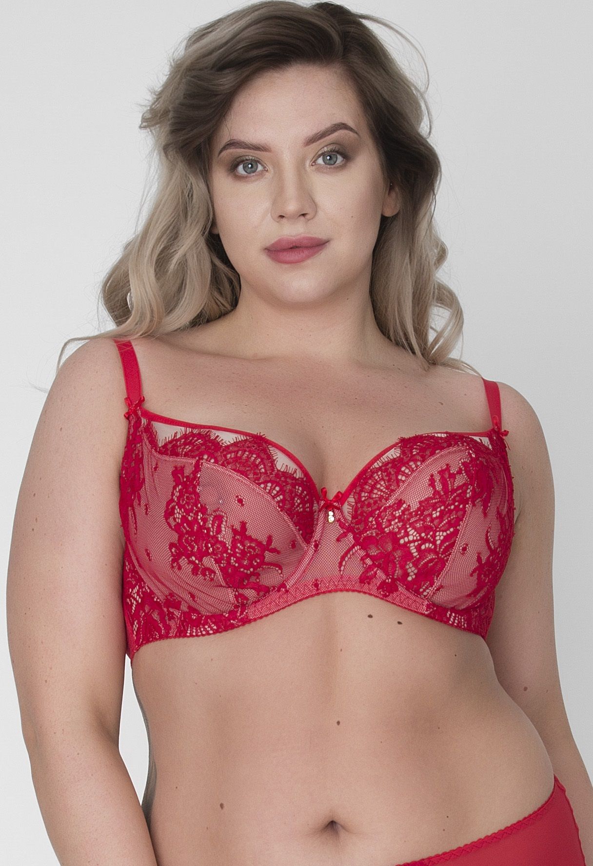 Красный бюстгальтер с мягкой чашкой +size из кружева с «ресничками» 1