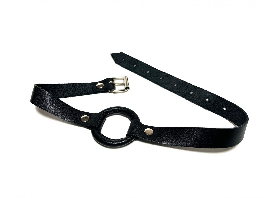 Черный кляп-кольцо на кожаных ремешках 1