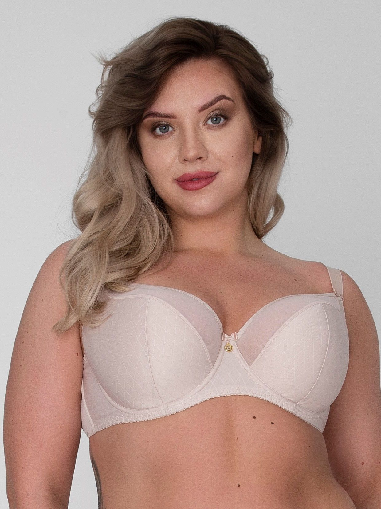 Бюстгальтер на косточках с шитыми чашками +size из ткани с тиснением 3