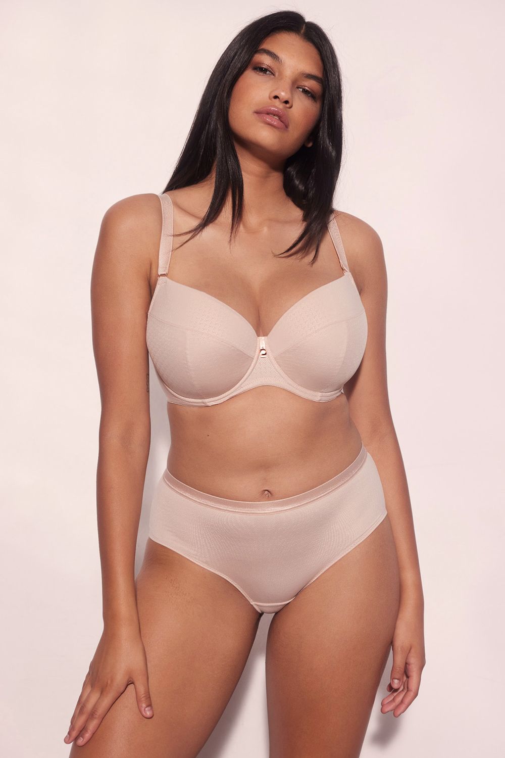 Телесный бюстгальтер Diamante на косточках 5