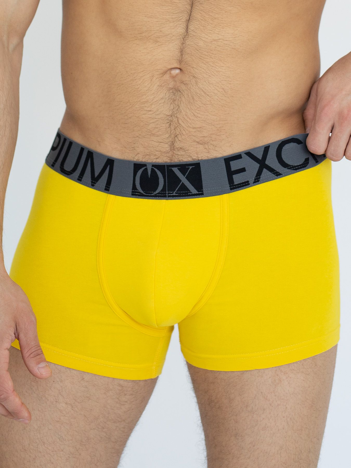 Яркие мужские трусы-боксеры с широкой резинкой 2