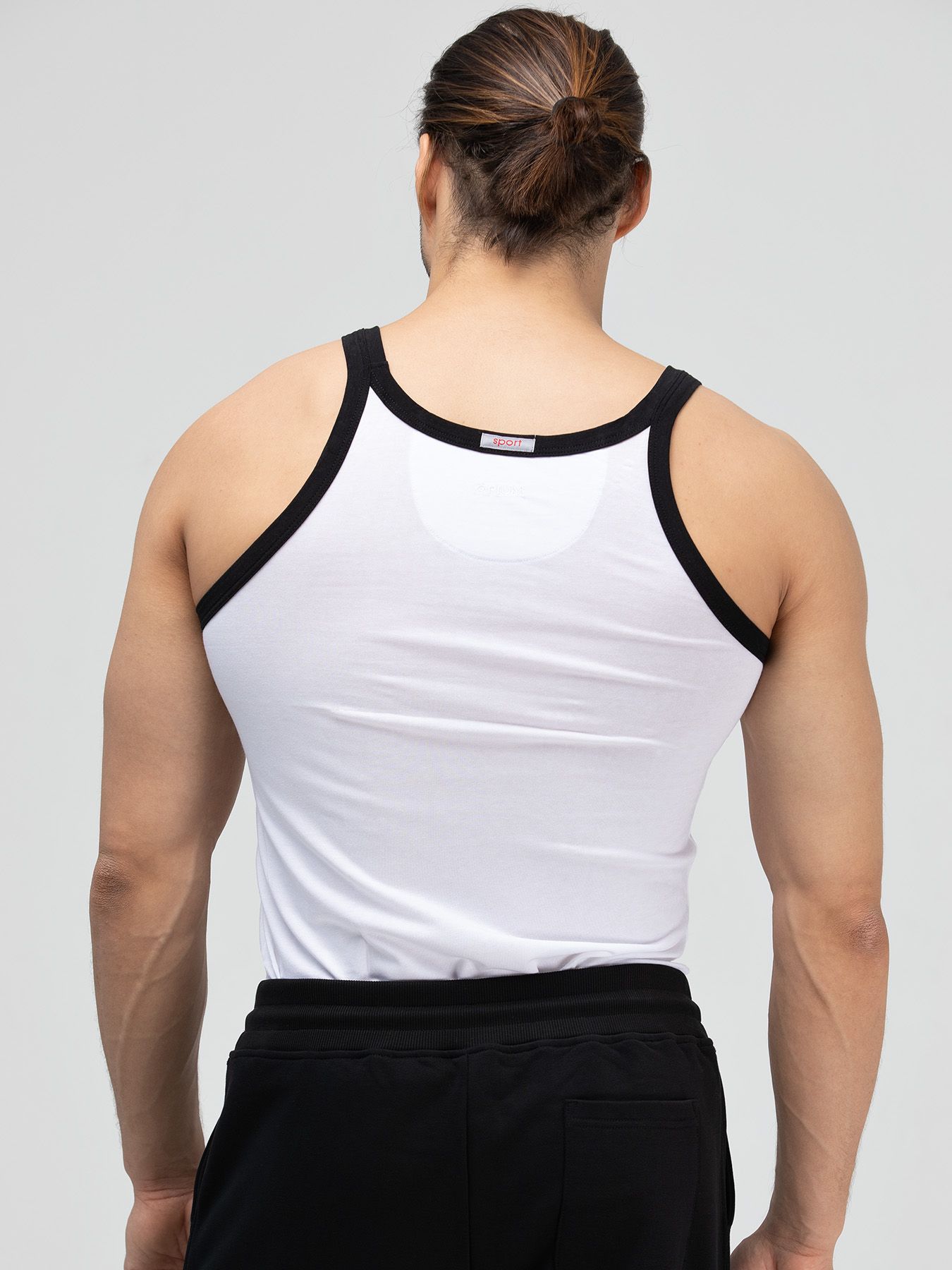 Мужская майка с контрастной окантовкой 4