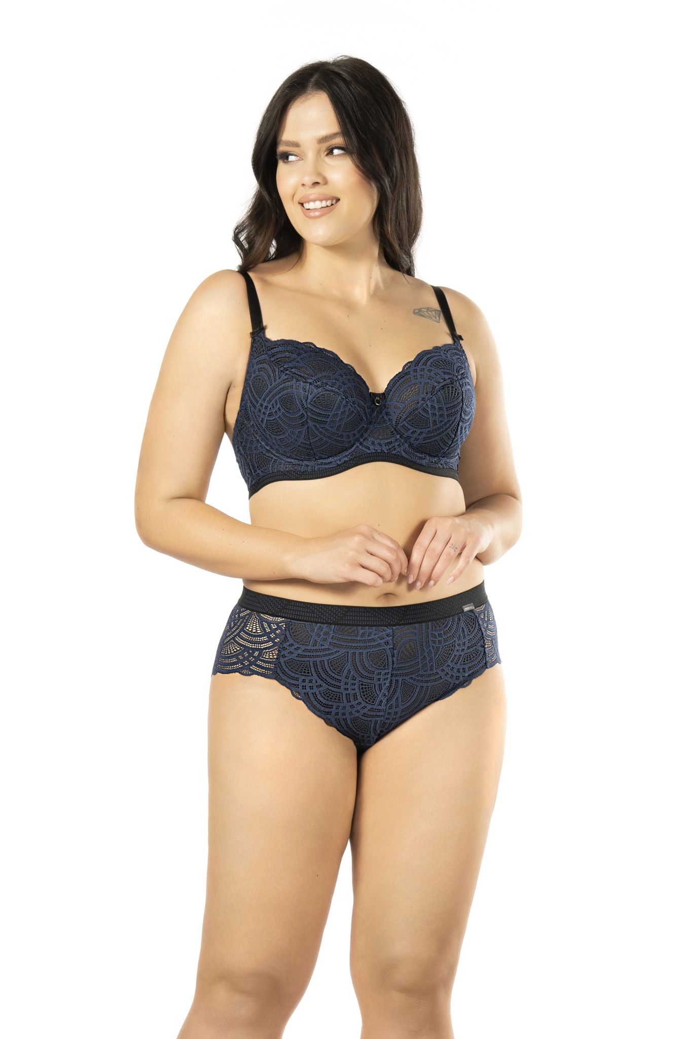 Красивый бюстгальтер Debora с чашками на тонком поролоне 5