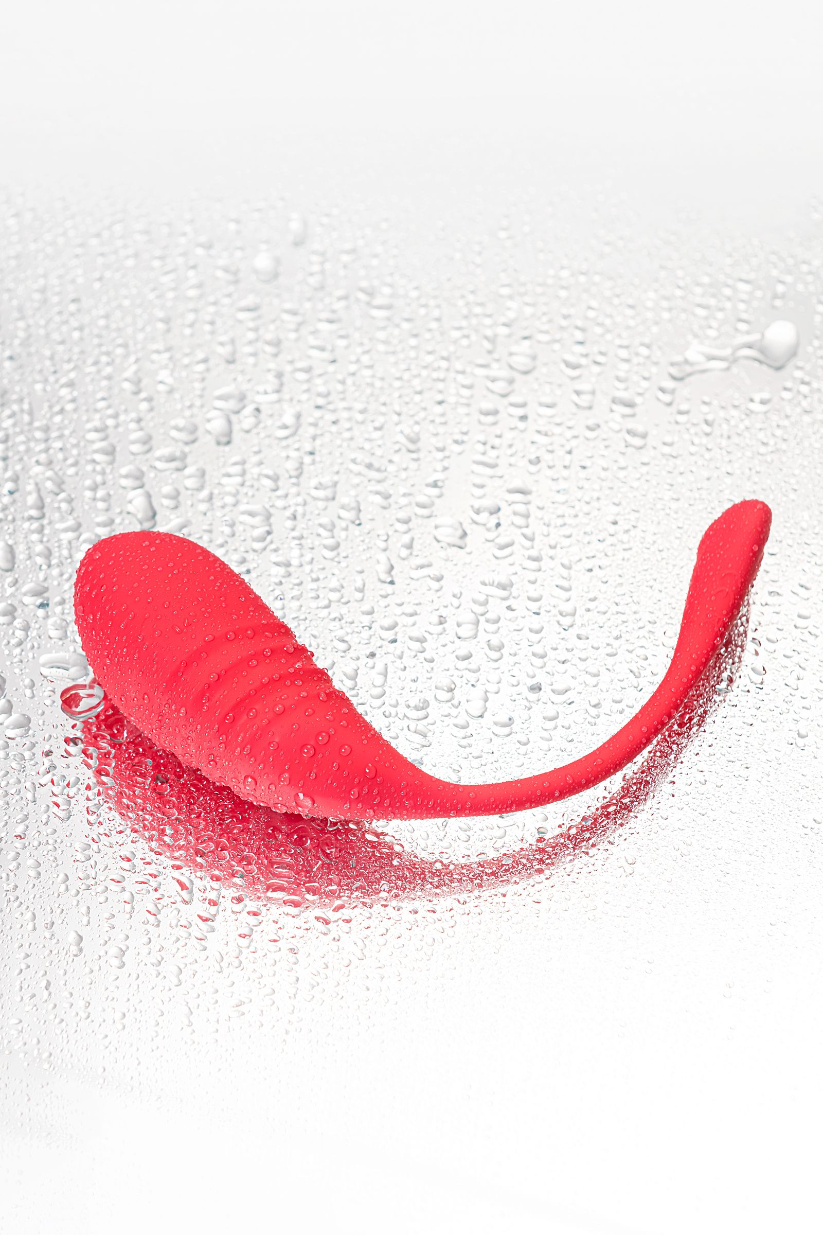 Красное силиконовое виброяйцо Vulse 7