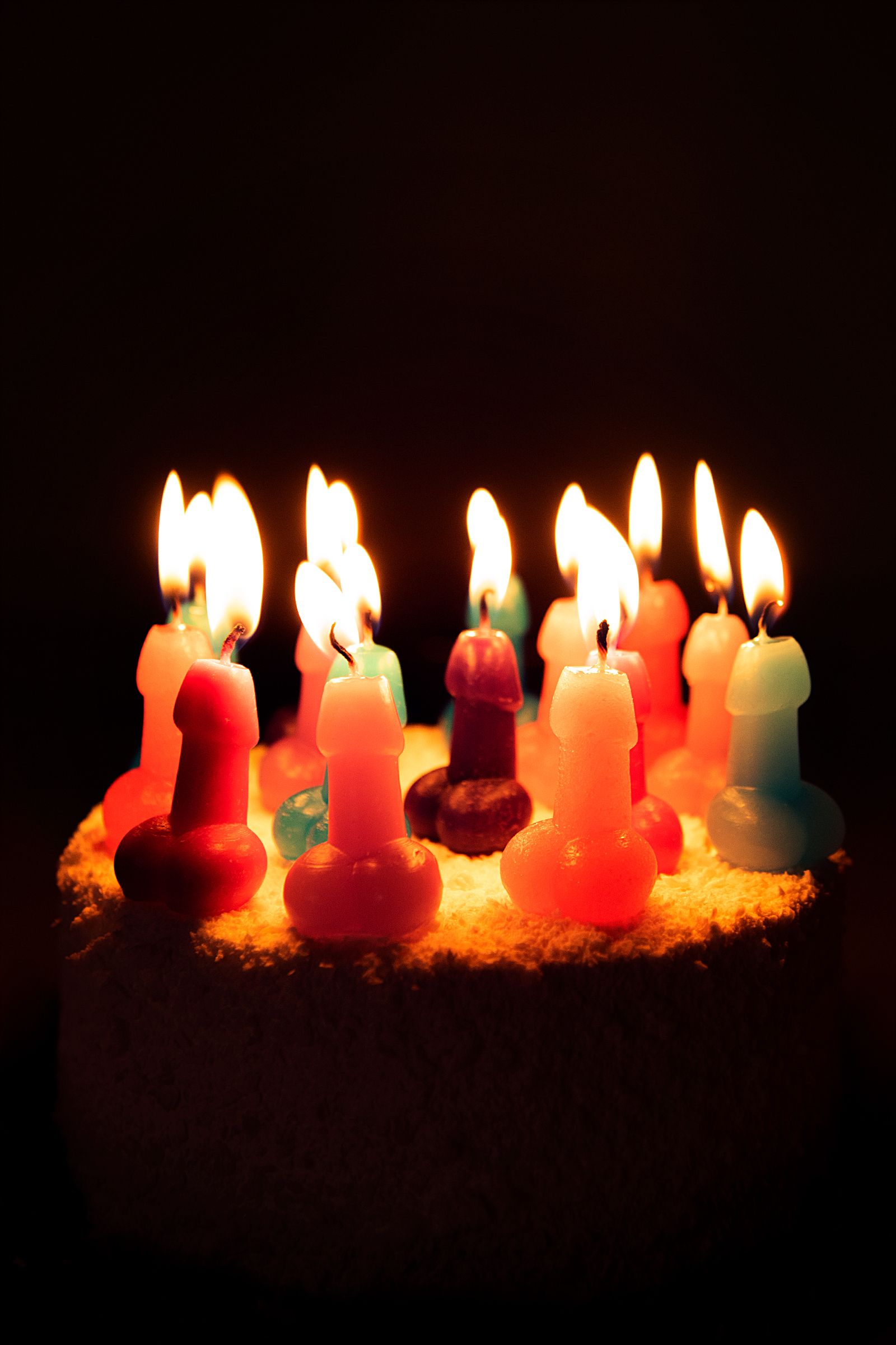 Набор из 10 разноцветных свечей в форме пениса 7